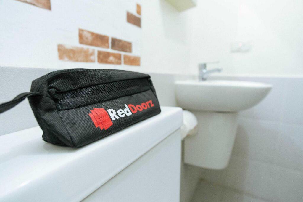 Палу: RedDoorz @ Brizky Hotel Palu