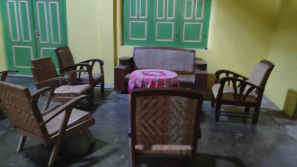 Батуретно: Homestay Joglo Sudiatmojo