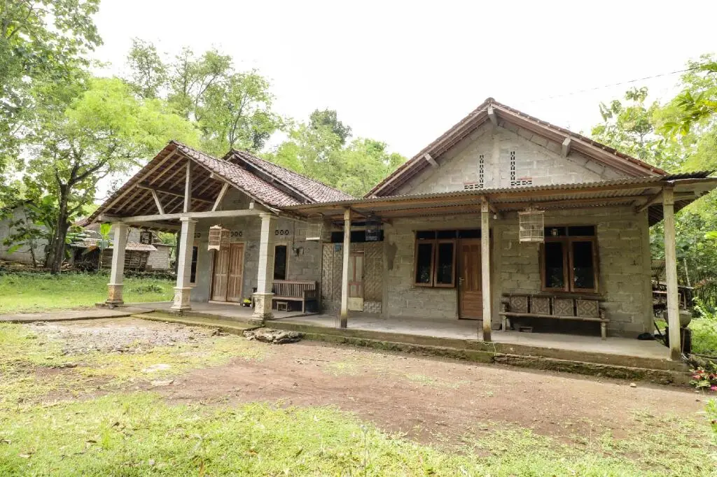 Батуретно: Ana Homestay Syariah