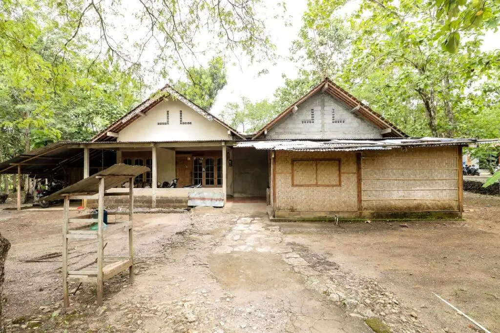 Батуретно: Homestay Devia Syariah