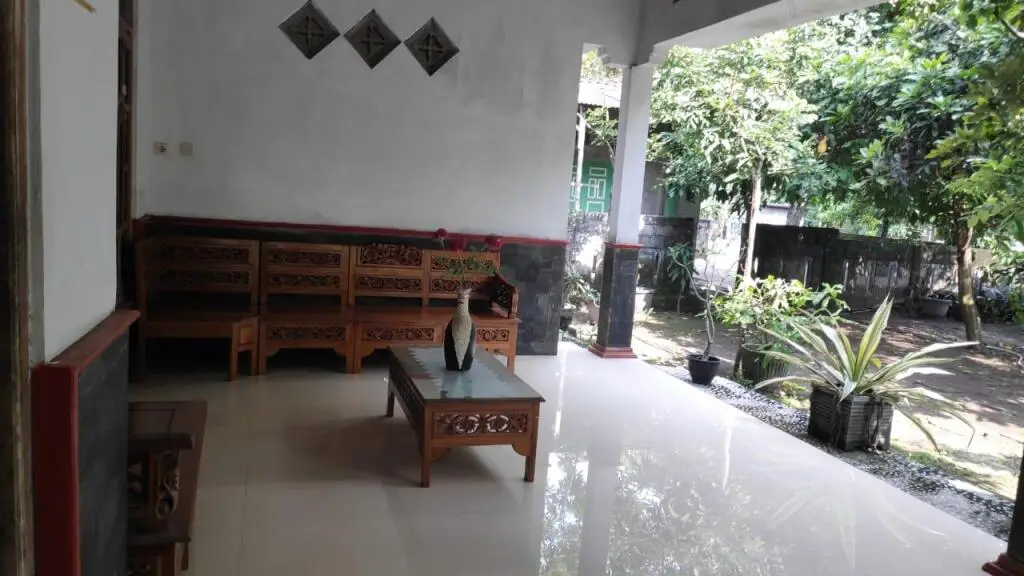 Батуретно: Narti Homestay