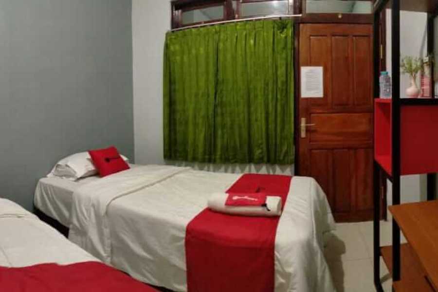 Суменеп: RedDoorz Plus near Alun Alun Sumenep