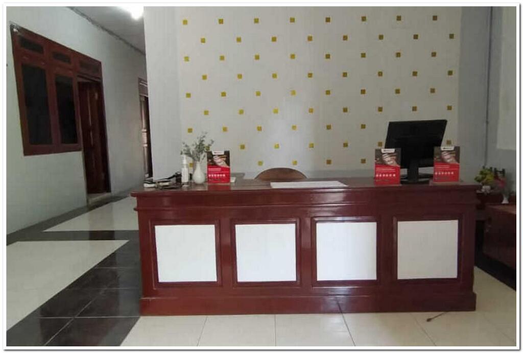 Суменеп: RedDoorz Plus near Alun Alun Sumenep