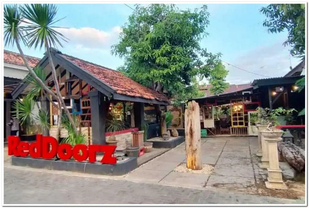 Суменеп: RedDoorz Plus near Alun Alun Sumenep