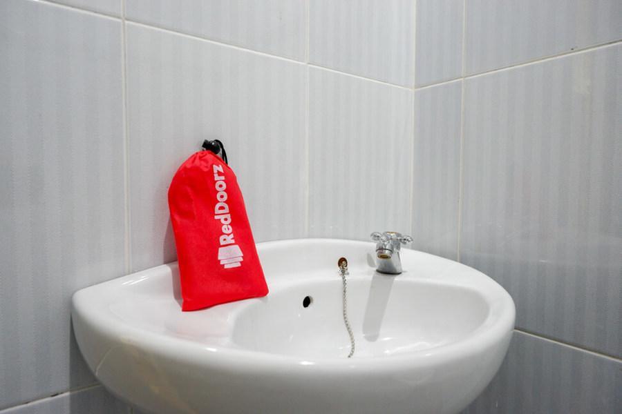 Чилачап: RedDoorz @ Jalan Bali Cilacap