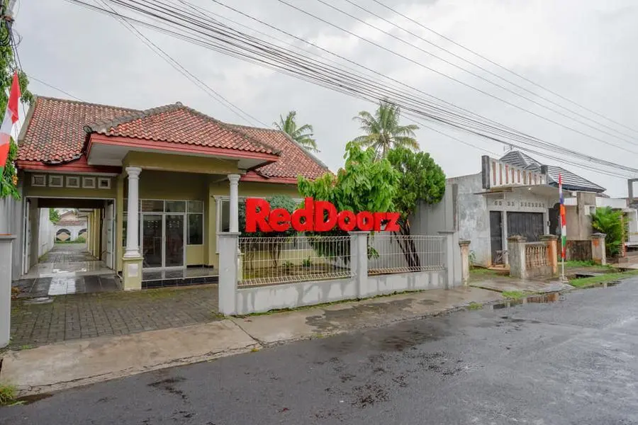 Чилачап: RedDoorz @ Jalan Bali Cilacap