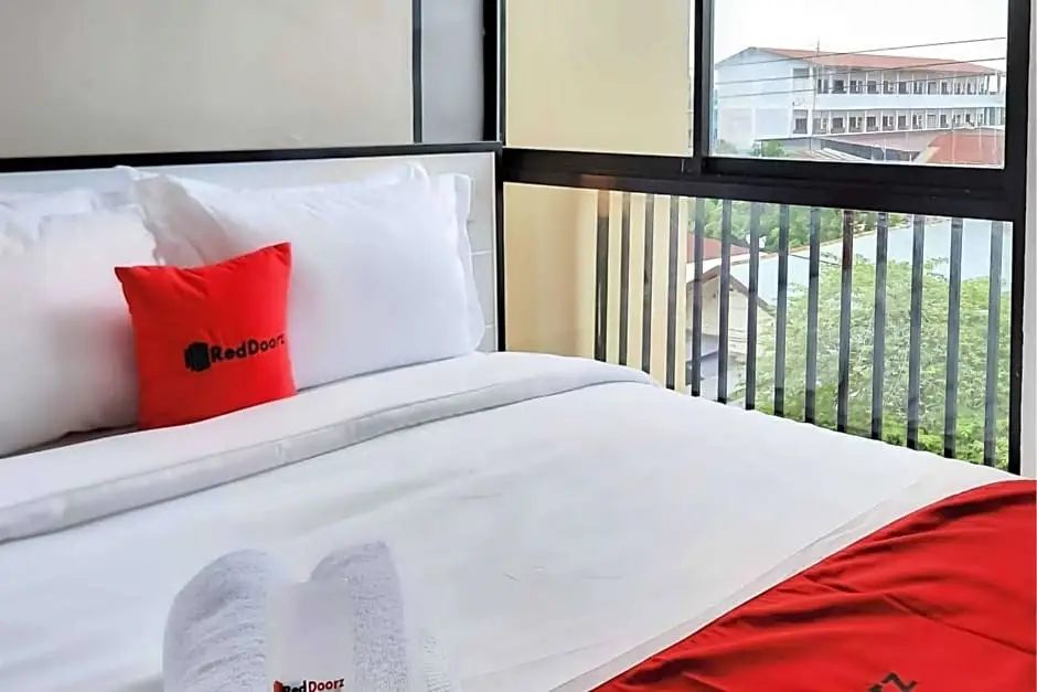 Медан: RedDoorz near RS Royal Prima Medan 2