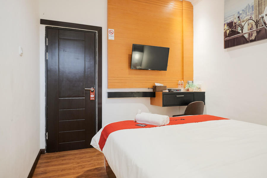 Медан: RedDoorz near RS Royal Prima Medan 2