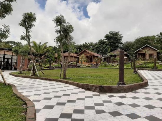 Пакем: D'Kaliurang Resort & Convention