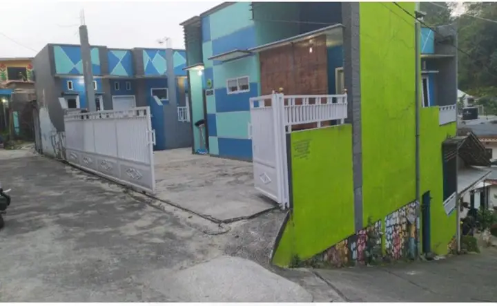 Бату: Guest House Biru