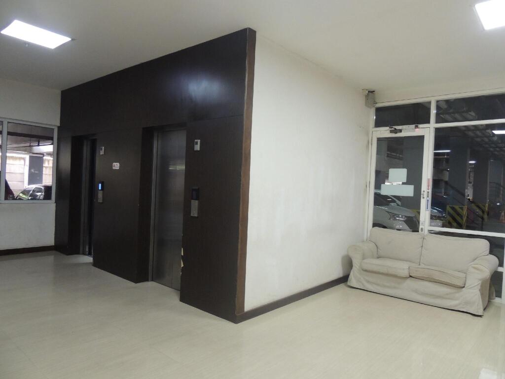 Депок: Studio Room at V Apartment