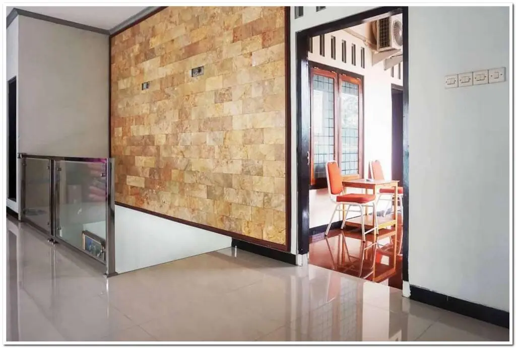 Джомбанг: RedDoorz near Kampung Inggris Pare