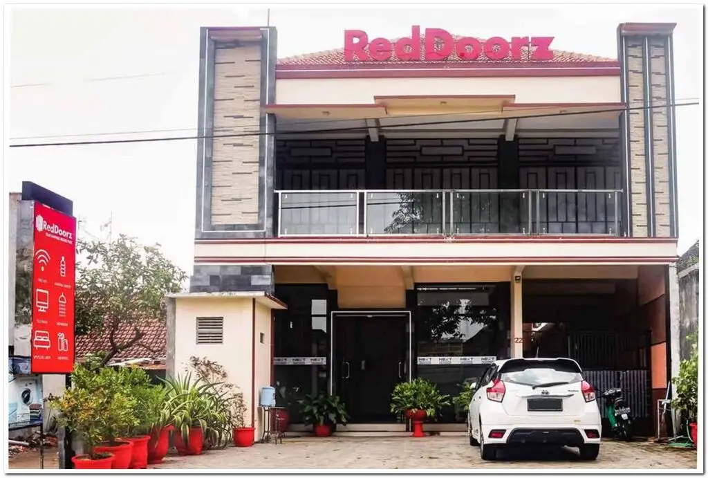 Джомбанг: RedDoorz near Kampung Inggris Pare