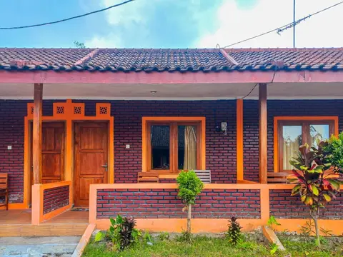 Villa Kampoeng City Pacet RedPartner — фото 1