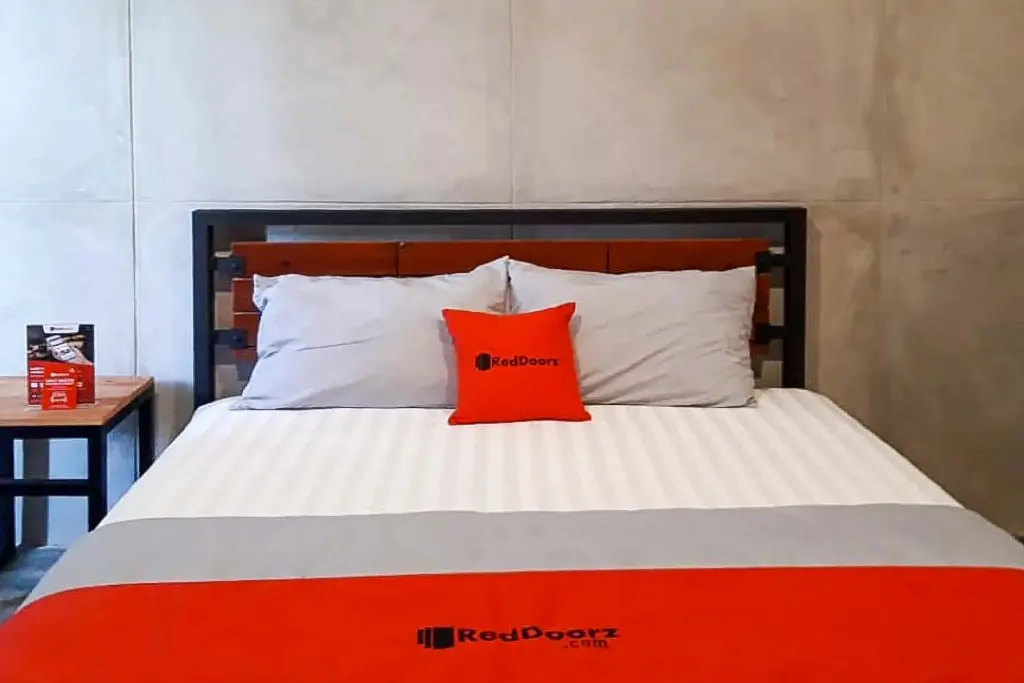 Матарам: RedDoorz Syariah near Lombok Epicentrum Mall