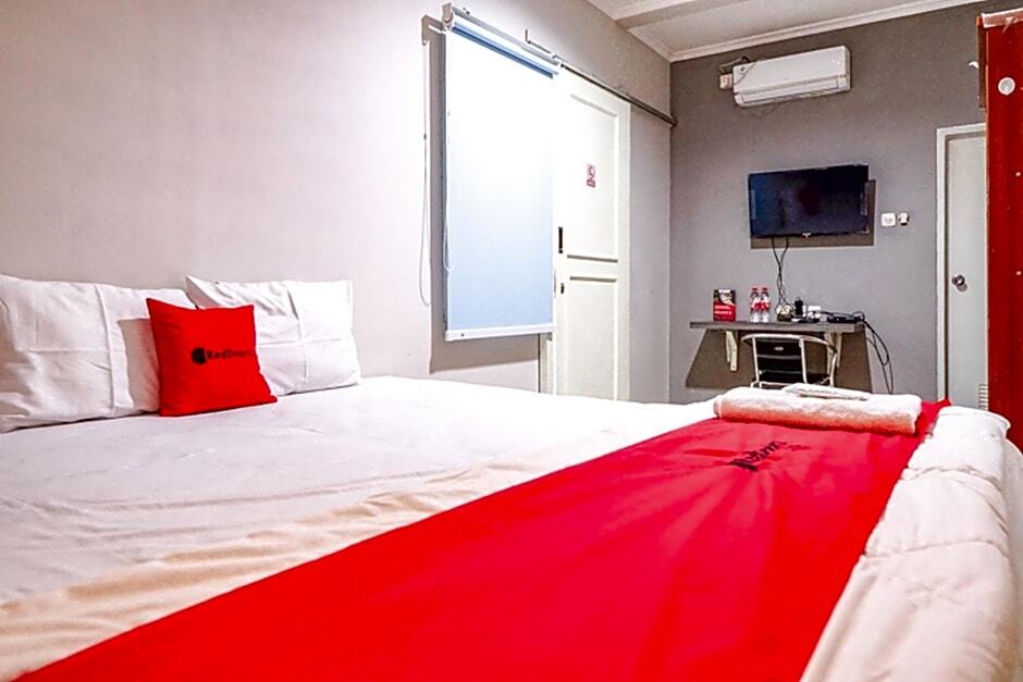 Сурабая: RedDoorz @ Citraland Surabaya