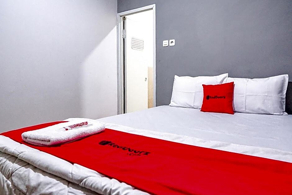 Сурабая: RedDoorz @ Citraland Surabaya