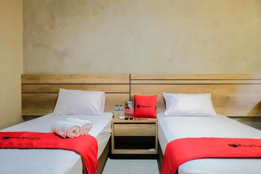 Депок: RedDoorz near Trans Studio Mall Cibubur 3