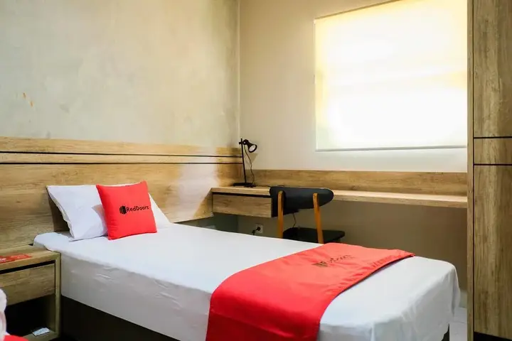 Депок: RedDoorz near Trans Studio Mall Cibubur 3