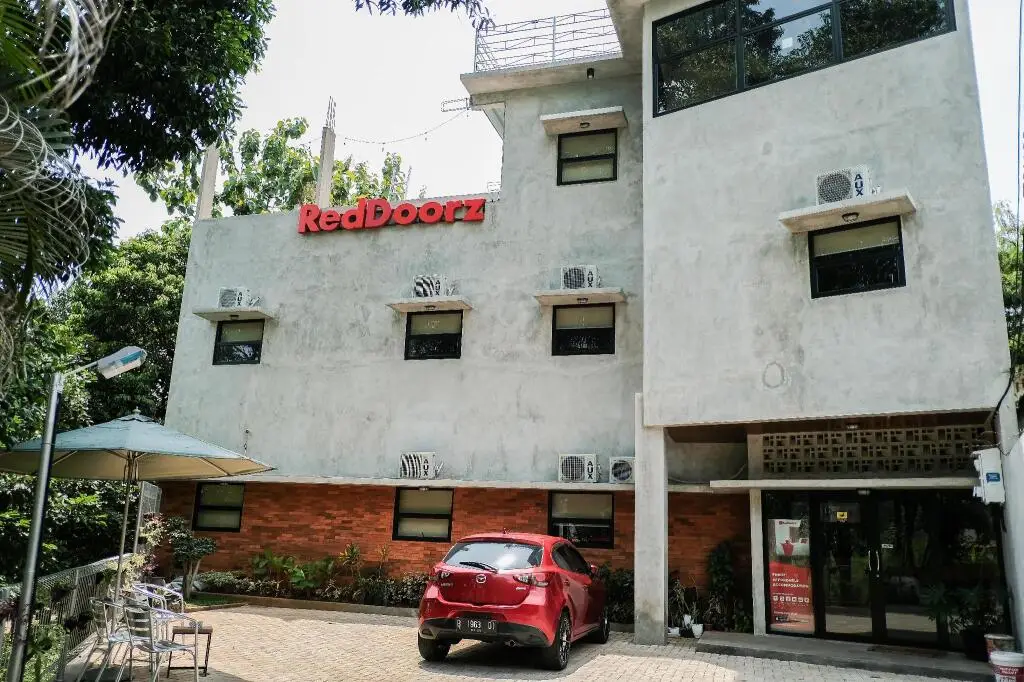 Депок: RedDoorz near Trans Studio Mall Cibubur 3