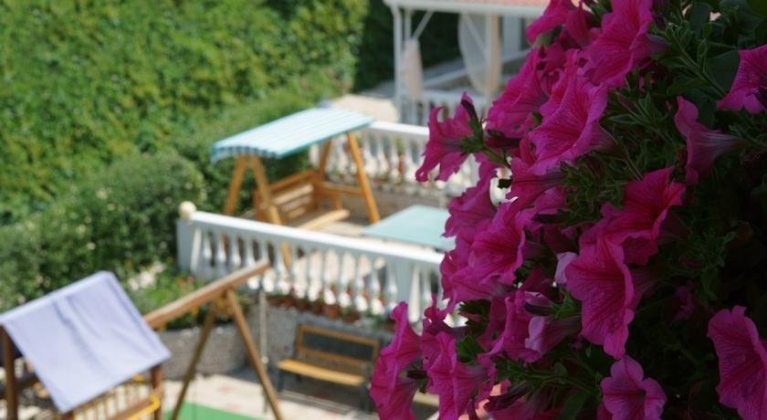 Николаевка: Semejnyij Guest House
