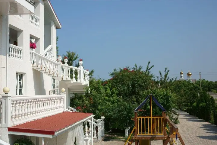 Николаевка: Semejnyij Guest House