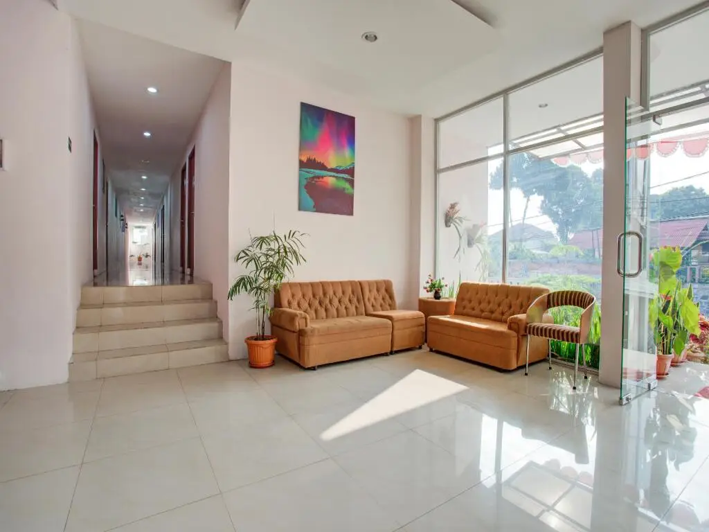 Лембанг: OYO 3876 The Aurora Inn Lembang