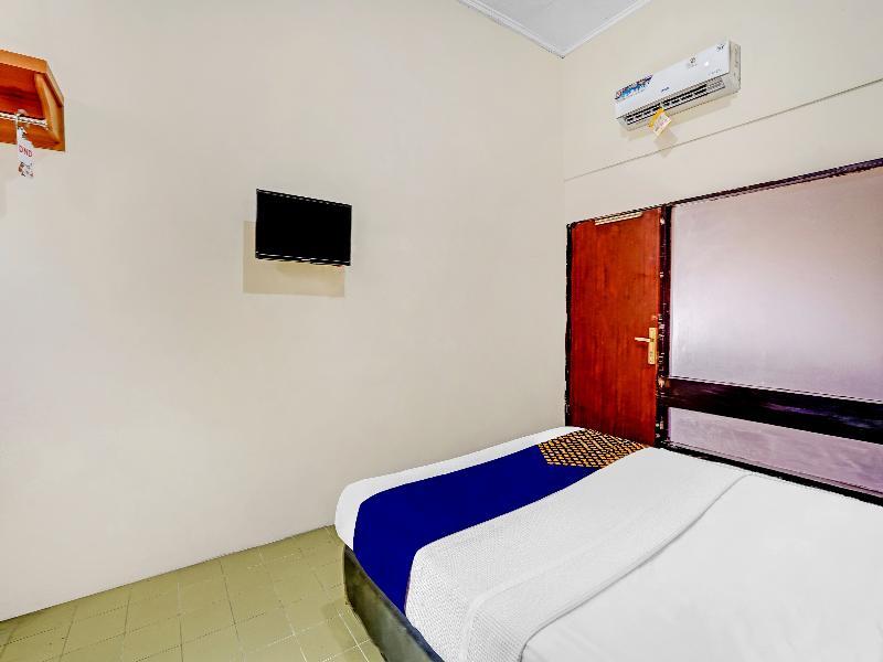 Сурабая: SPOT ON 90098 Anak Mama Guesthouse