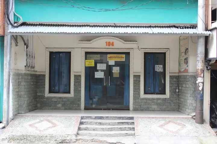 Сурабая: OYO 3449 Putri Garuda Syariah