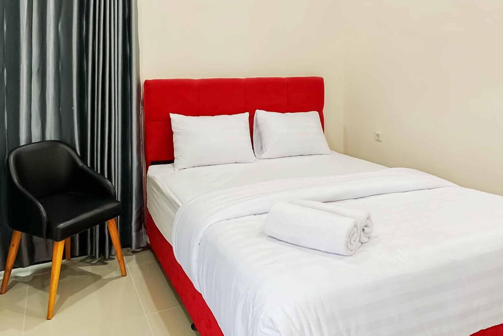 Бату: Hikari Guest House