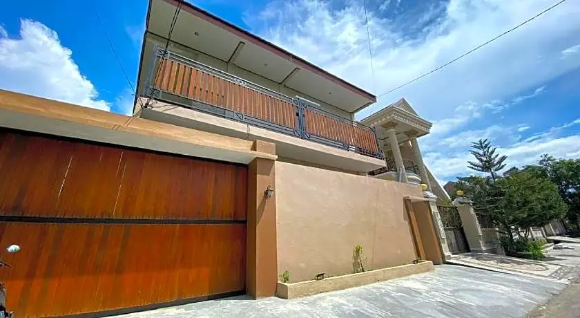 Моджокерто: RedDoorz near Mojokerto Train Station