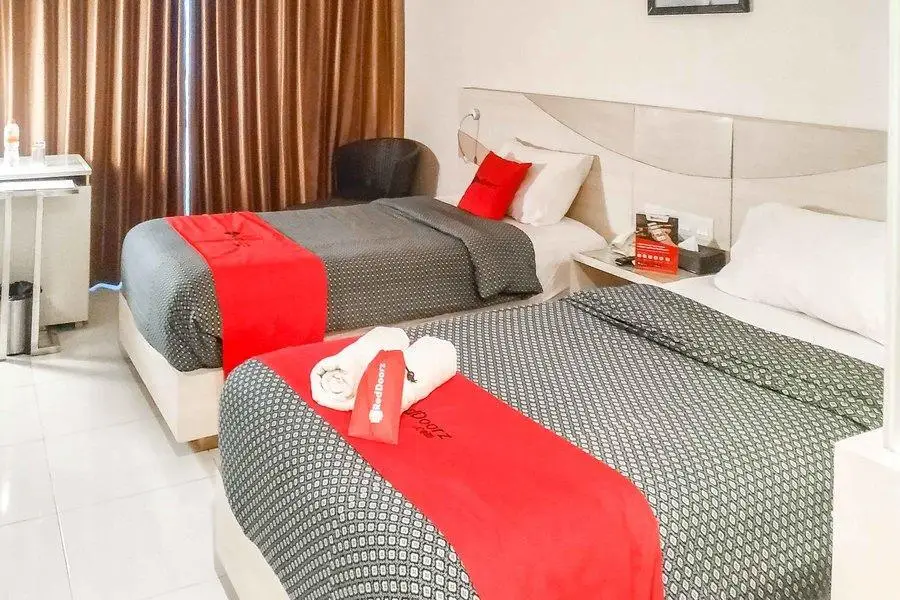 Боджонегоро: RedDoorz Premium @ Jalan Veteran Bojonegoro
