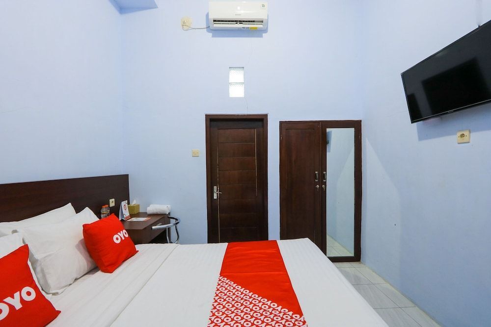 Баньюванги: OYO 2453 Artha Graha Vip