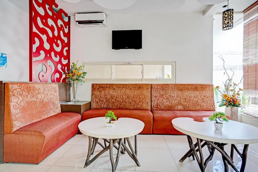 Сурабая: OYO 90075 Feliz Hotel