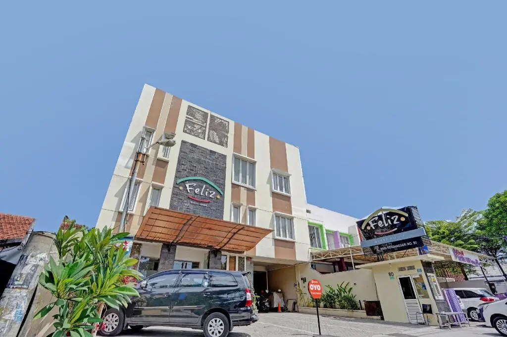 Сурабая: OYO 90075 Feliz Hotel