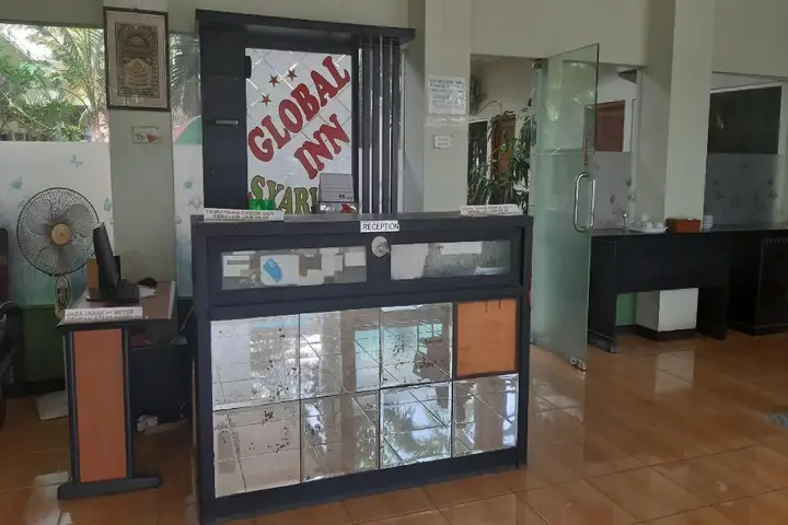 Сурабая: OYO 3749 Hotel Global Inn Syariah