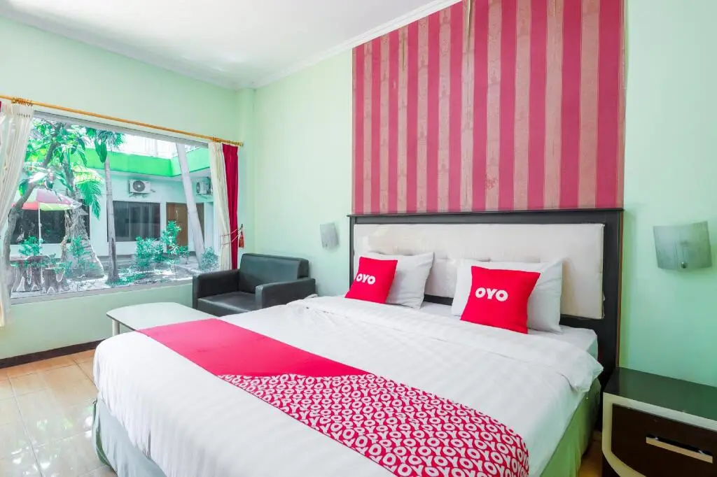 Сурабая: OYO 3749 Hotel Global Inn Syariah