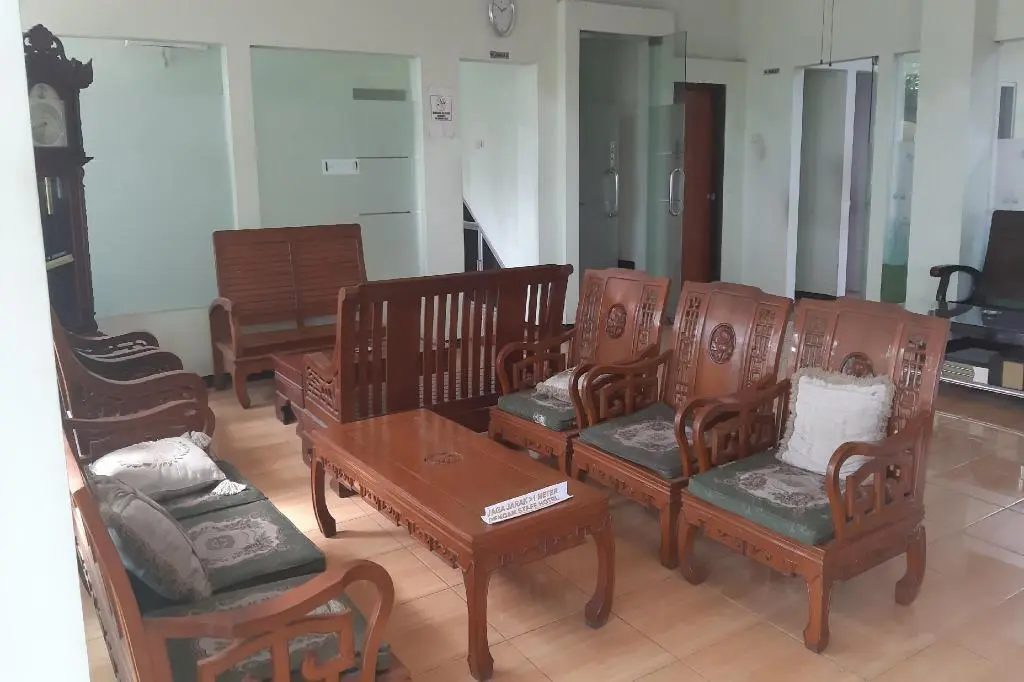 Сурабая: OYO 3749 Hotel Global Inn Syariah