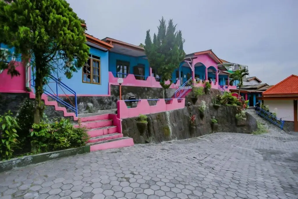 Бандунган: SPOT ON 90100 Hotel Kediri Bandungan