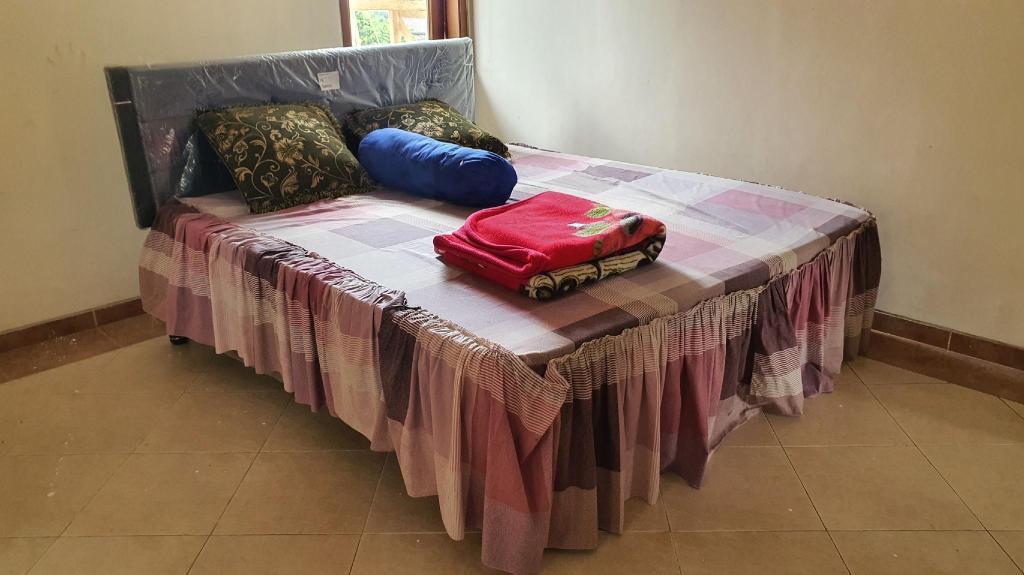 Травас: OYO 90043 Vila Afanda Syariah