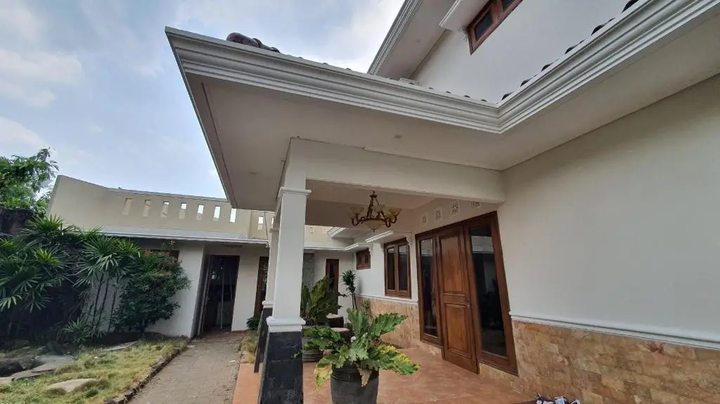 Травас: OYO 90043 Vila Afanda Syariah