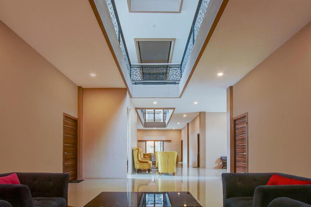Маланг: Capital O 90070 Giri Palma Hotel & Villas