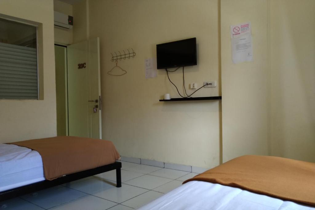 Джамби: OYO 3499 J8 Hotel