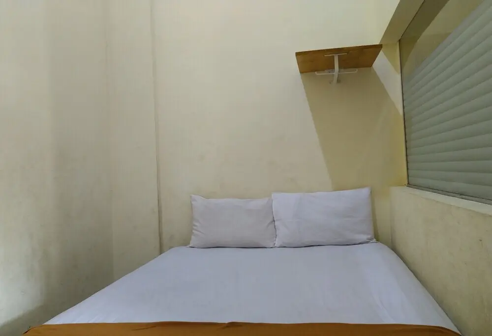 Джамби: OYO 3499 J8 Hotel