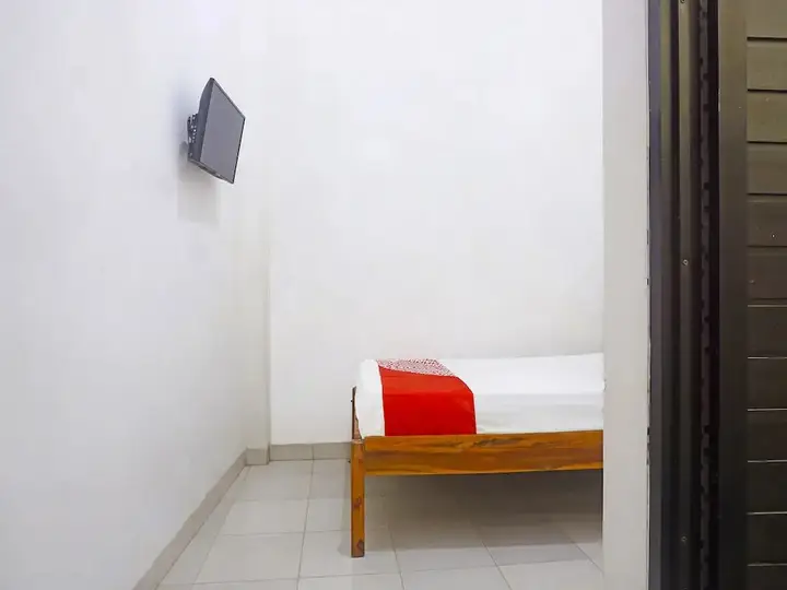 Макассар: OYO 90111 Almeerah Homestay Syariah Near RS Hermina