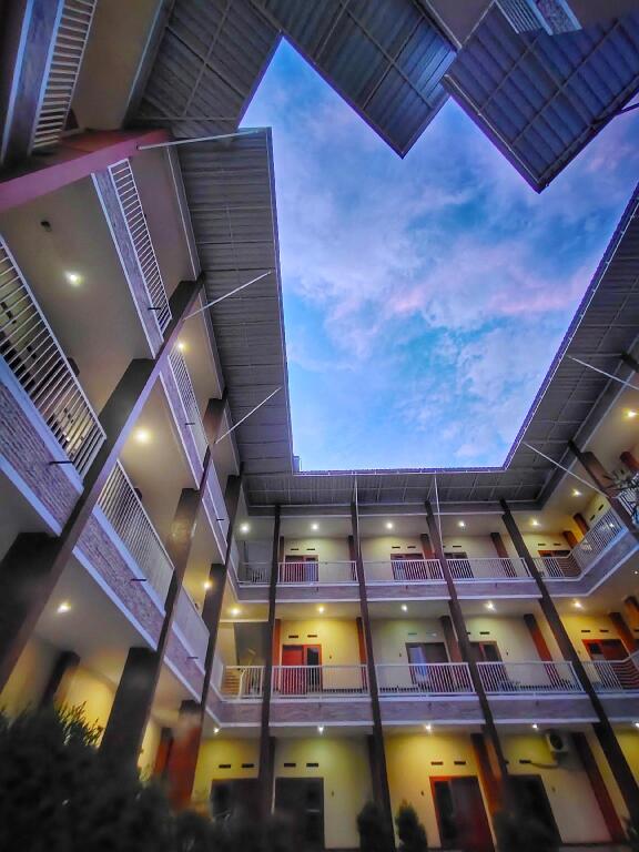 Маланг: CahAyu Syariah Sumbersari by Innapps