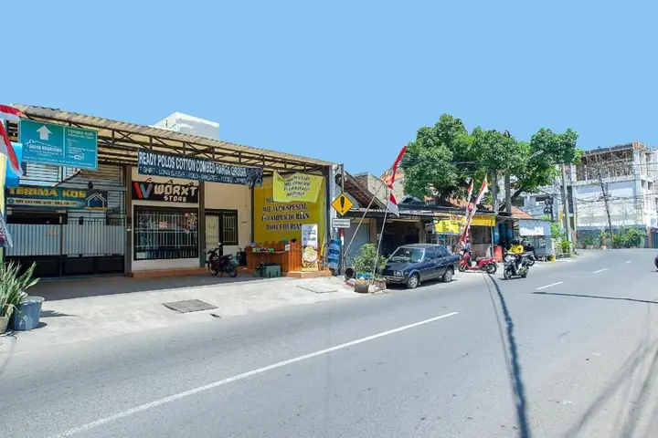 Сурабая: OYO 3815 Kutisari Selatan 21 Syariah
