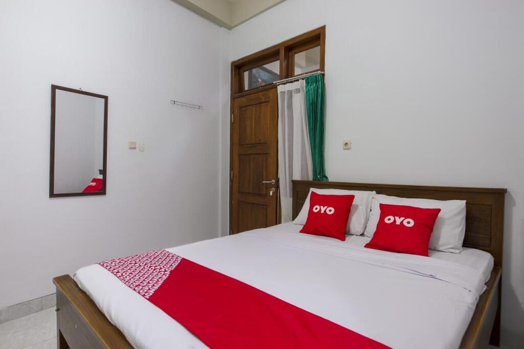 Сурабая: OYO 3815 Kutisari Selatan 21 Syariah