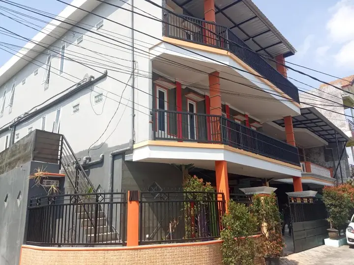 Маланг: OYO 3827 Simpang Neptunus 1 Syariah