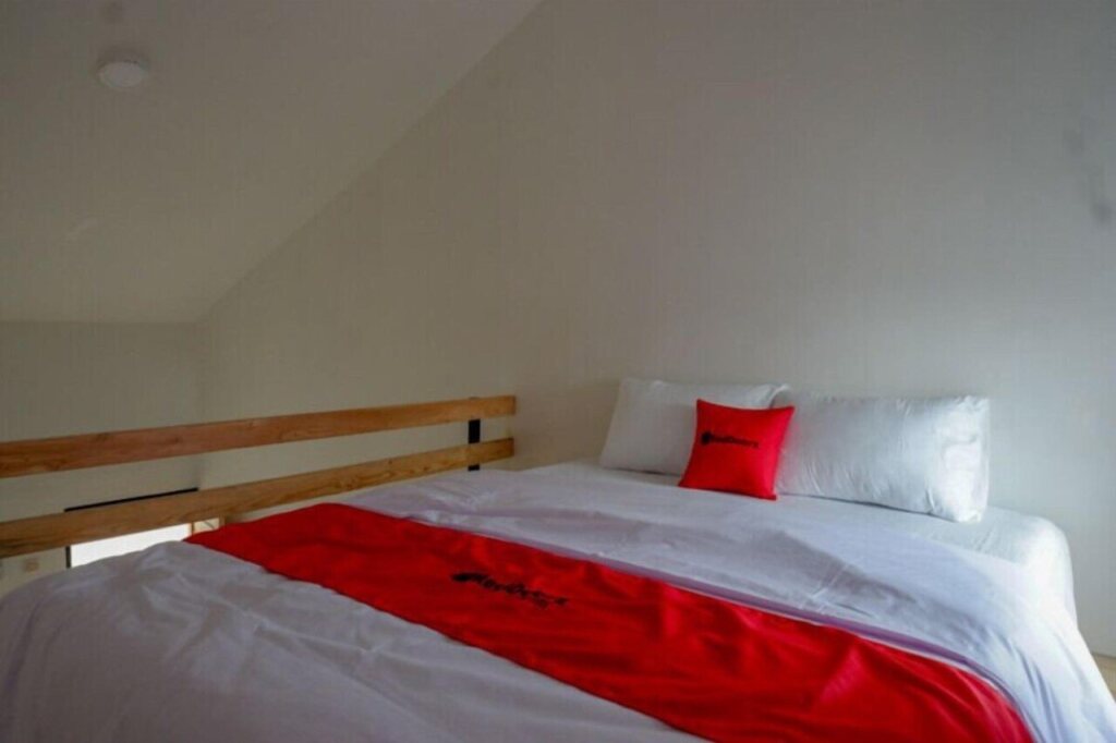 Джокьякарта: RedDoorz @ Demangan Sari Residence